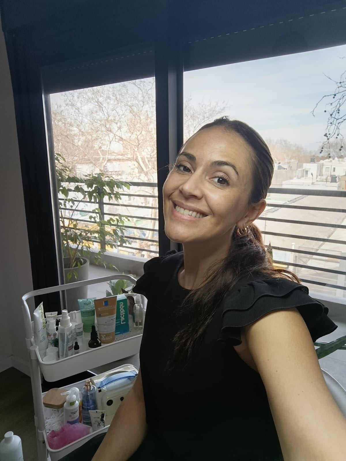 Cecilia Gutiérrez, Cosmetóloga Médica, en su espacio de trabajo